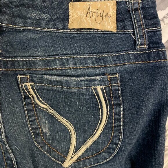 Aryia bootcut/flare jeans - size 5/6 - Picture 6 of 6